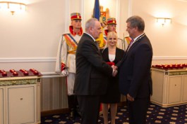 Președintele Timofti a înmânat distincții de stat, în cadrul unei ceremonii oficiale