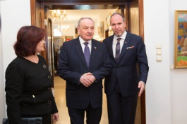 Moldovan president receives distinction awarded by Romanian state