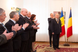 Moldovan president receives distinction awarded by Romanian state