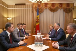 Preşedintele Igor Dodon a avut o întrevedere cu delegația partidului "Edinaia Rossia"