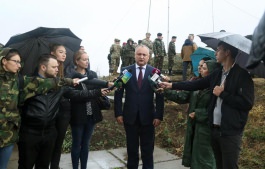 Moldovan president attends Fire Schield 2017 exercise