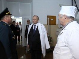 President Nicolae Timofti, Supreme Commander of the Armed Forces, visited the military units of the Ministry of Defence