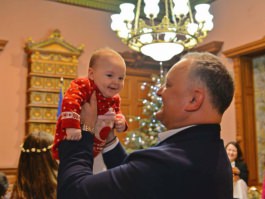 Igor Dodon a primit la Președinție o ceată de colindători