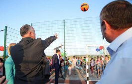 Igor Dodon a participat la ceremonia de inaugurare a două complexuri sportive din localitățile Congaz și Copceac din UTA Găgăuzia