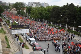 Președintele Republicii Moldova, Igor Dodon, a participat la acţiunile organizate cu prilejul Zilei Victoriei 