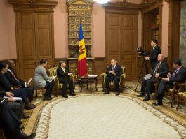 President Nicolae Timofti today met World Bank Country Director for Ukraine, Belarus and Moldova Qimiao Fan