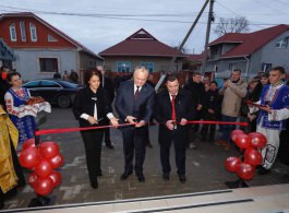 Глава государства принял участие в церемонии открытия Физкультурно-оздоровительного центра в Тараклии