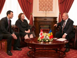 President Nicolae Timofti receives letters of accreditation from five envoys