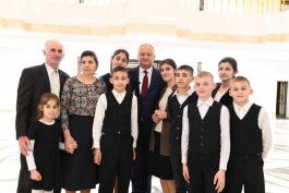 40 de familii cu mulți copii au vizitat sediul Președinției