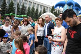 Igor Dodon împreună cu familia a participat la Festivalul Familiei