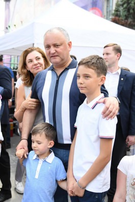 Igor Dodon împreună cu familia a participat la Festivalul Familiei