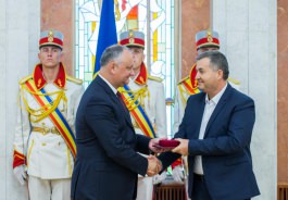 Igor Dodon a conferit distincții de stat