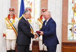 Igor Dodon a conferit distincții de stat