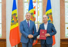 Igor Dodon a înmînat distincții de stat unui grup de sportivi și antrenori