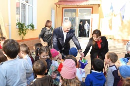 Igor Dodon a întreprins o vizită de lucru în satul său natal, Sadova