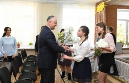 Igor Dodon a întreprins o vizită de lucru în satul său natal, Sadova