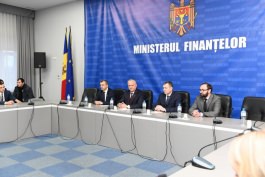 Igor Dodon i-a prezenentat pe noul prim-ministru, ministrul Afacerilor Interne, ministrul Finanţelor și ministrul Apărării angajaților instituțiilor de resort