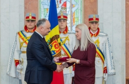 Igor Dodon a înmînat distincții de stat