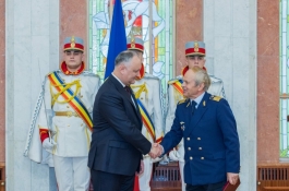 Igor Dodon a înmînat distincții de stat