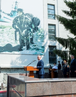 Нead of state decorated National Army contingent that participated in military parade in Moscow 