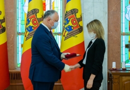 Igor Dodon a conferit distincții de stat unui grup de colaboratori ai structurilor de forță