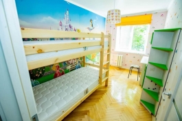 Președintele Republicii Moldova a oferit cheile de la un apartament familiei Ciornenco din Chișinău