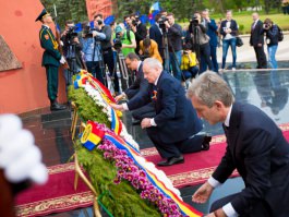 Președintele Nicolae Timofti a participat la manifestațiile dedicate Zilei Victoriei