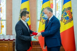 Președintele Republicii Moldova a înmânat înalte distincții de stat unui grup de cetățeni