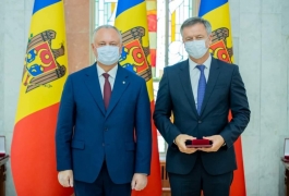 Președintele Republicii Moldova a înmânat înalte distincții de stat unui grup de cetățeni