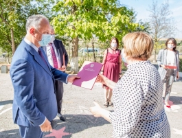 Igor Dodon a participat la festivitatea de redeschidere a unui bloc al Liceului Teoretic „Ivan Vazov” din raionul Taraclia