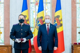 Igor Dodon a înmânat înalte distincții de stat unui grup de cetățeni