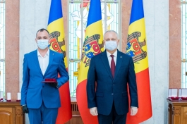 Igor Dodon a înmânat înalte distincții de stat unui grup de cetățeni