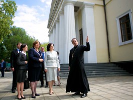 First Lady of Poland on visit to Moldova