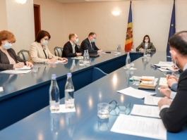 Președintele Maia Sandu a convocat astăzi factorii de decizie de la mai multe instituții responsabile de ajutorarea oamenilor și a sectorului economic