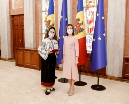 Președintele Maia Sandu: „Republica Moldova are artiști talentați și prolifici, adevărați ambasadori ai valorilor și tradițiilor noastre”