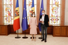 Președintele Maia Sandu: „Republica Moldova are artiști talentați și prolifici, adevărați ambasadori ai valorilor și tradițiilor noastre”