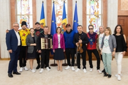 Președinta Maia Sandu i-a decorat pe reprezentanții Moldovei la Concursul „Eurovision 2022”