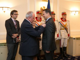 Moldovan president decorates more EU foreign ministers