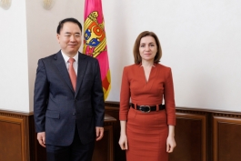 Șefa statului s-a întâlnit cu Ambasadorul Republicii Coreea în Republica Moldova, Kim Hyung-tae 