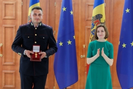 Președinta Republicii Moldova, Maia Sandu, a înmânat distincții și diplome celor care au contribuit la succesul summitului Comunității Politice Europene