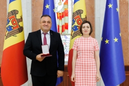 Șefa statului a înmânat distincții de stat și diplome mai multor profesioniști 