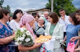 Глава государства в селе Питушка района  Кэлэрашь: «Мы продолжим модернизацию сел и городов, чтобы граждане как можно скорее смогли порадоваться лучшим условиям жизни»