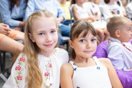 Глава государства посетила Международную книжную ярмарку„Bookfest” и прочитала детям отрывок из «Маленького принца»