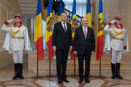 Moldovan head of state meets Romanian president-elect