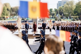 Șefa statului a participat la ceremonia de onorare a Tricolorului alături de Președintele Parlamentului și Primul-ministru