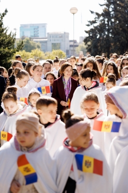 Șefa statului a participat la ceremonia de onorare a Tricolorului alături de Președintele Parlamentului și Primul-ministru