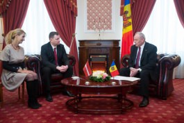 Moldovan president receives accreditation letters from three ambassadors