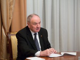 Moldovan president appoints three judges