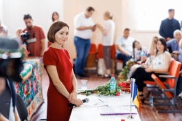 Președinta Maia Sandu a discutat cu oamenii din satul Chetrosu și cu autoritățile locale din raionul Drochia