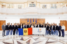 Șefa statului le-a urat succes sportivilor moldoveni la Jocurile Olimpice și le-a înmânat drapelul